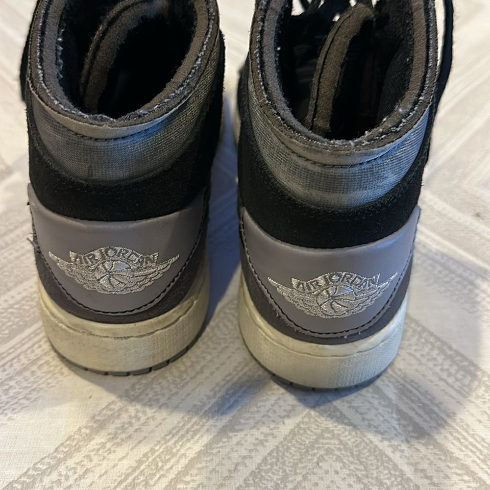 Nike Air Jordan 1 Mid SE Craft Boys Black & Grey High Top Sneakers - Size 6 - Picture 5 of 9